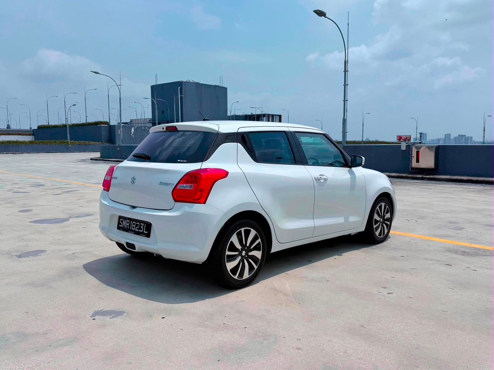 Suzuki Swift 1.0T GLX photo 2